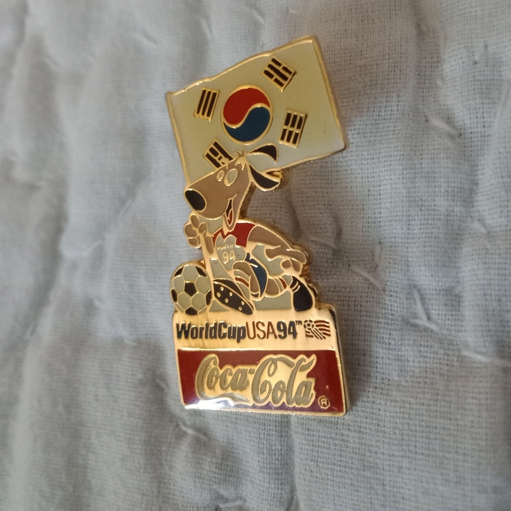 Vintage Coca Cola World Cup USA '94 South Korea Soccer Pin
